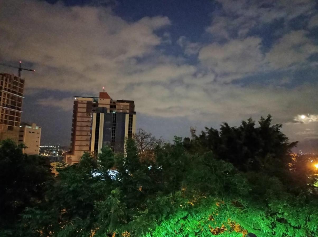 Amplio Y Comodo Apartamento Con Bella Vista En Pleno Centro ซิวดัดเดลเอสเต ภายนอก รูปภาพ